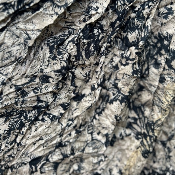 Women’s skirt size: medium - Picture 2 of 5